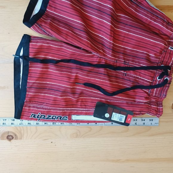 NEW! Ripzone Boy's Swim Trunks Size Medium ( 3742) - Picture 11 of 11